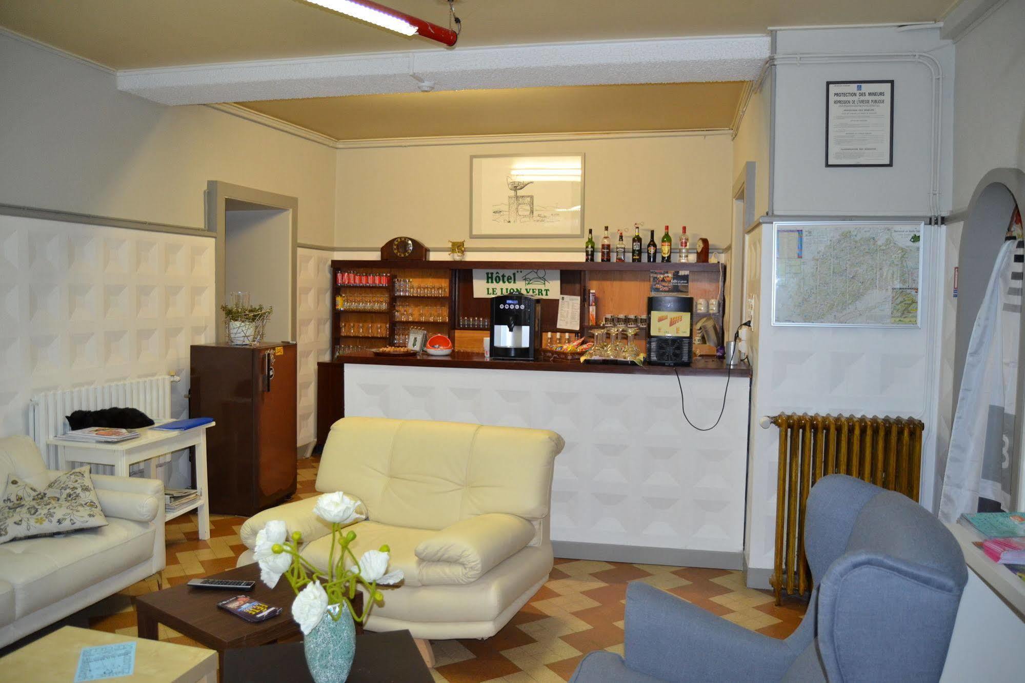 Hotel Du Lion Vert Ликсей-ле-Бен Экстерьер фото