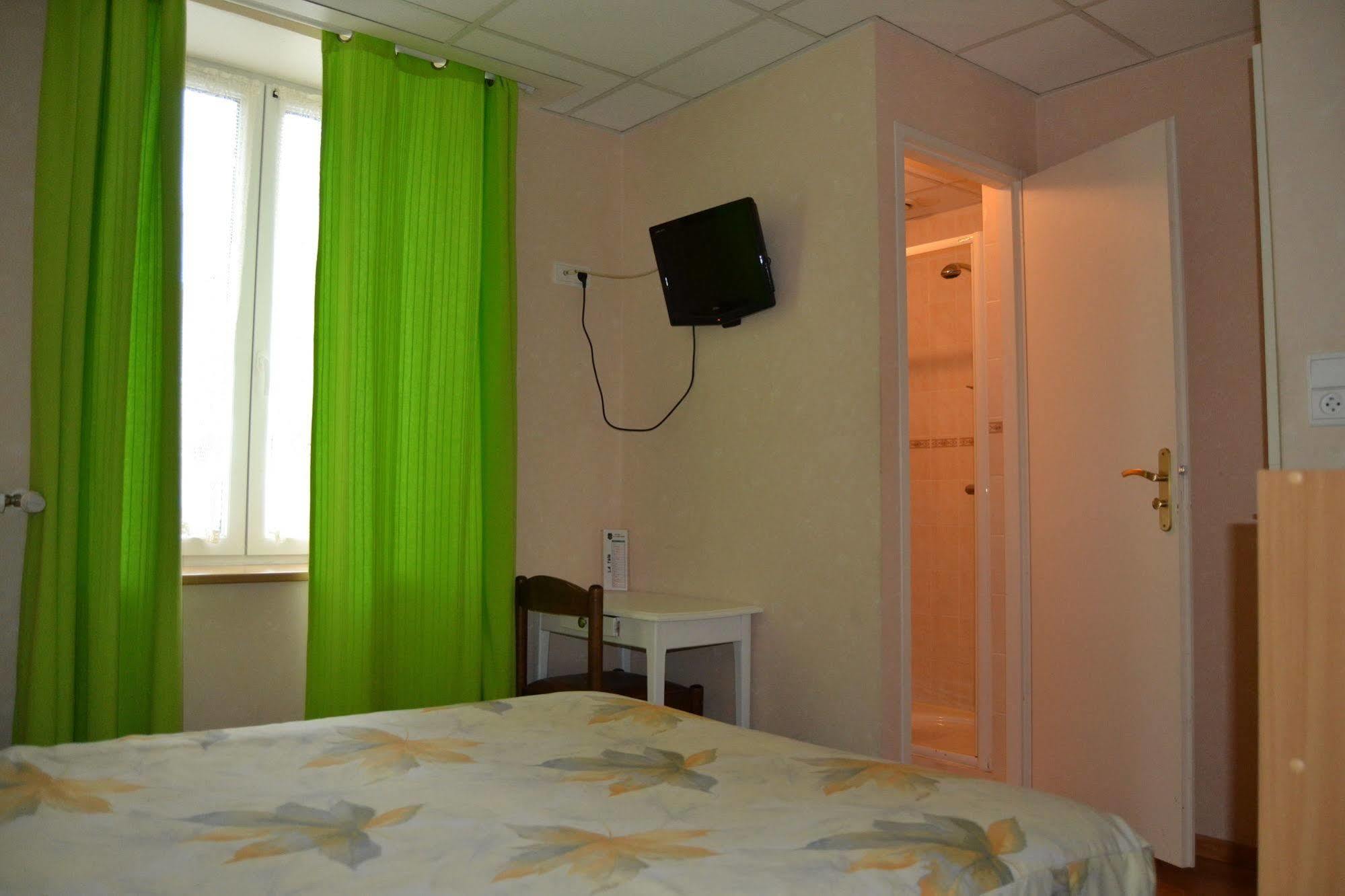 Hotel Du Lion Vert Ликсей-ле-Бен Экстерьер фото